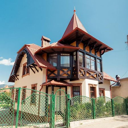 Vila Genia Câmpulung Moldovenesc Extérieur photo